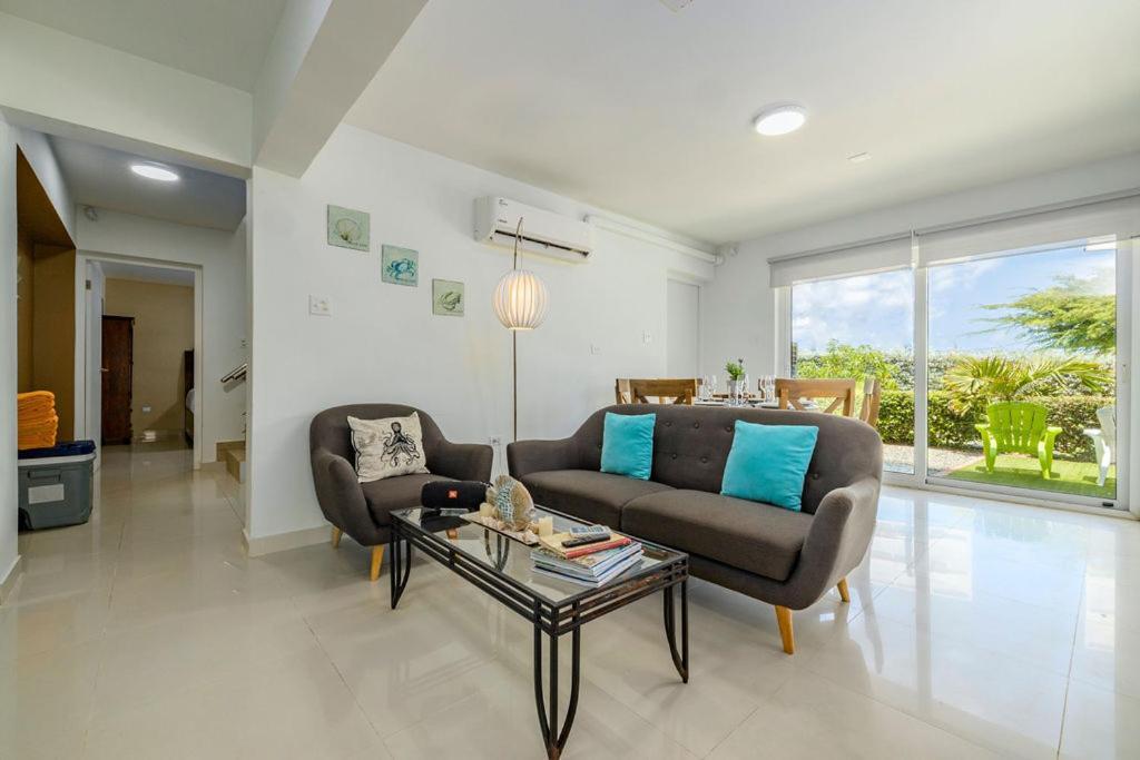 Koyari Modern Condos 9Br 7Ba Sleeps 26 W/ Pool And Roof Deck Palm Beach Extérieur photo