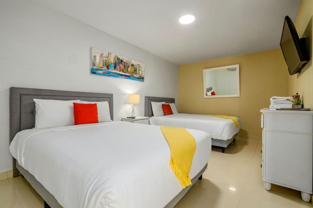 Koyari Modern Condos 9Br 7Ba Sleeps 26 W/ Pool And Roof Deck Palm Beach Extérieur photo