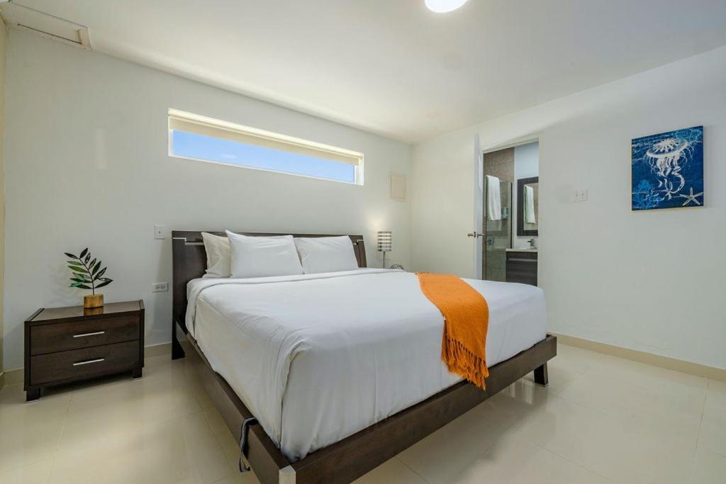 Koyari Modern Condos 9Br 7Ba Sleeps 26 W/ Pool And Roof Deck Palm Beach Extérieur photo