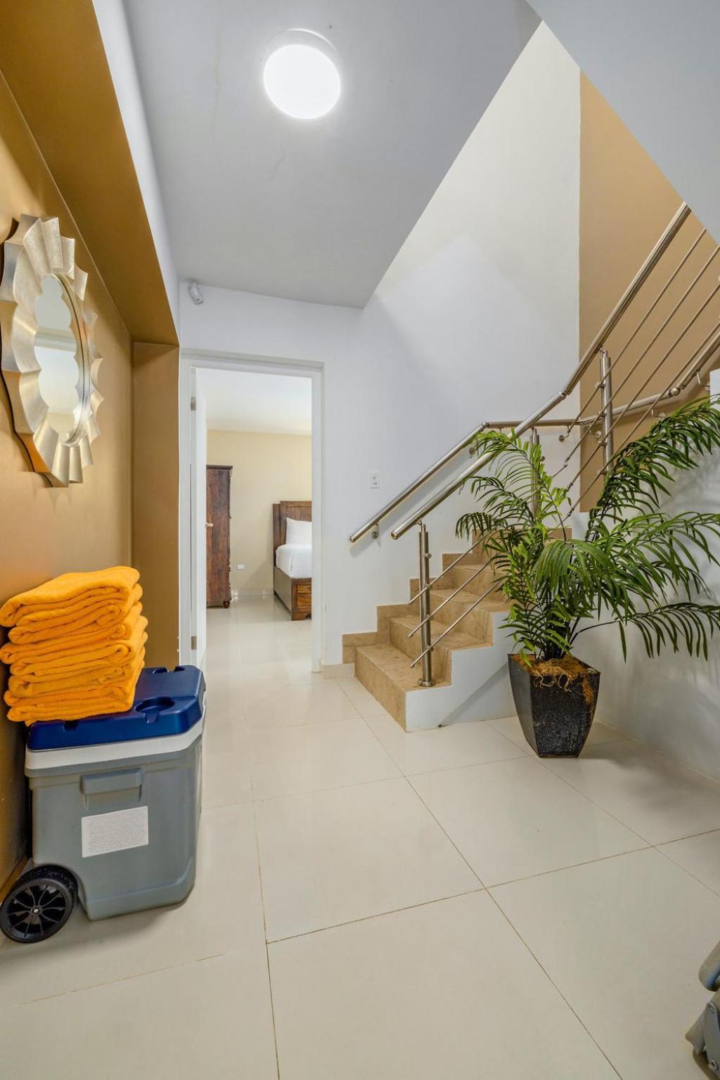 Koyari Modern Condos 9Br 7Ba Sleeps 26 W/ Pool And Roof Deck Palm Beach Extérieur photo