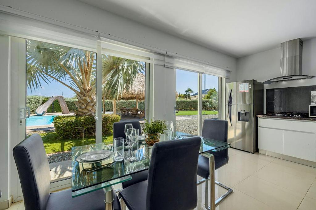 Koyari Modern Condos 9Br 7Ba Sleeps 26 W/ Pool And Roof Deck Palm Beach Extérieur photo