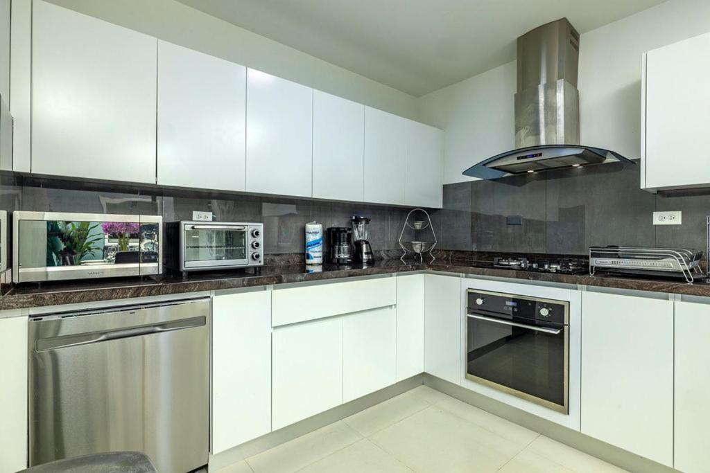 Koyari Modern Condos 9Br 7Ba Sleeps 26 W/ Pool And Roof Deck Palm Beach Extérieur photo