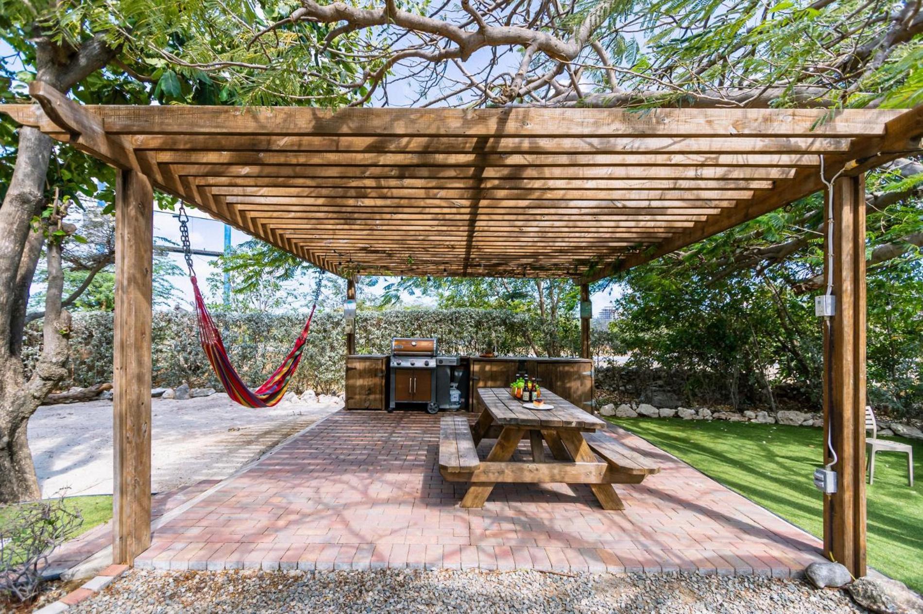 Koyari Modern Condos 9Br 7Ba Sleeps 26 W/ Pool And Roof Deck Palm Beach Extérieur photo