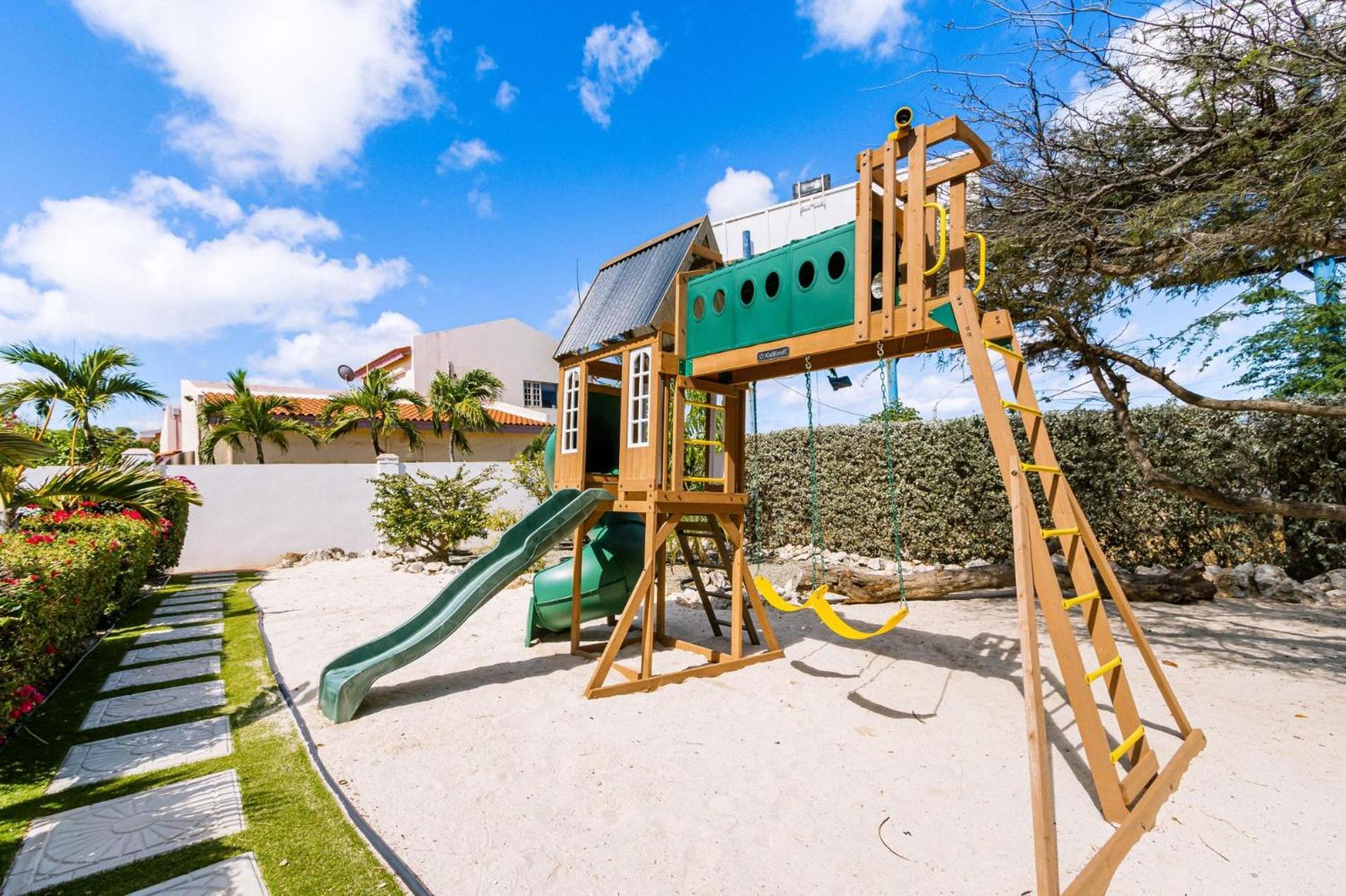 Koyari Modern Condos 9Br 7Ba Sleeps 26 W/ Pool And Roof Deck Palm Beach Extérieur photo