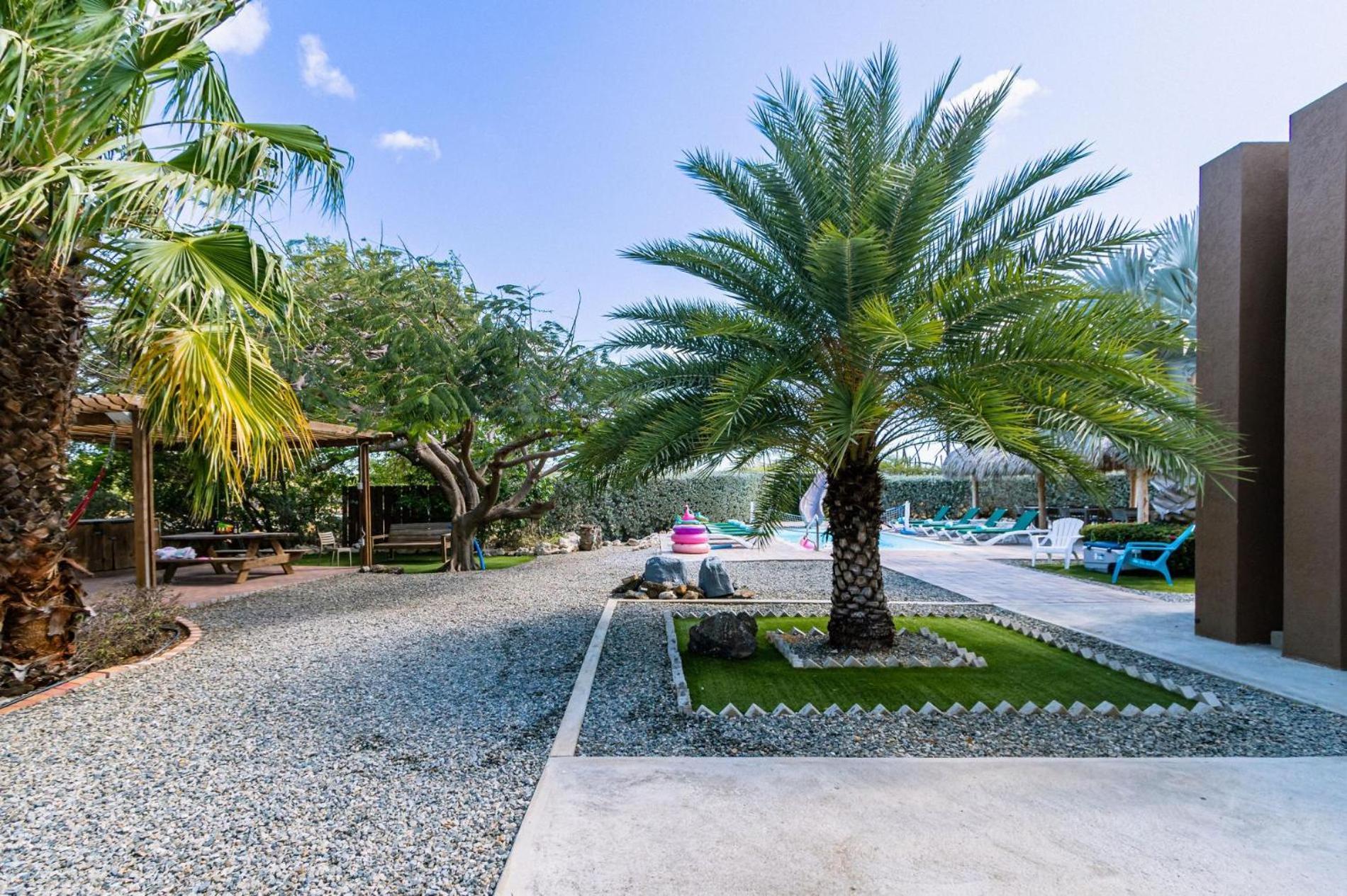 Koyari Modern Condos 9Br 7Ba Sleeps 26 W/ Pool And Roof Deck Palm Beach Extérieur photo